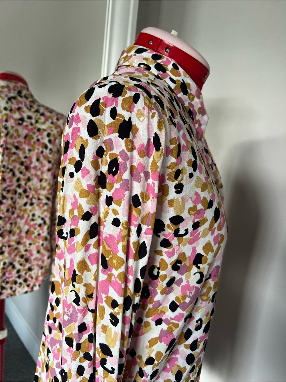 Button-Front Pink Multi-Print Collared Shirt - Picture 6 of 8